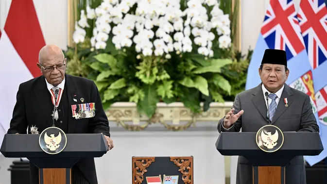    Kucuran Dana dari RI Bikin Fiji Terpana: Hibah USD 6 Juta Disambut dengan Mata Berbinar!   Dompet Indonesia Terbuka Lebar untuk Fiji: PM Rab