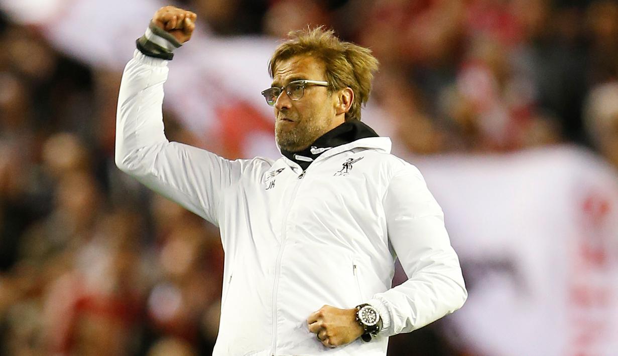 Pelatih Liverpool Jurgen Klopp merayakan usai pertandingan melawan Villarreal di leg kedua liga Europa di Stadion Anfield, Inggris (6/5). Liverpool menang atas Villarreal dengan skor 3-0.(Reuters / Lee Smith)