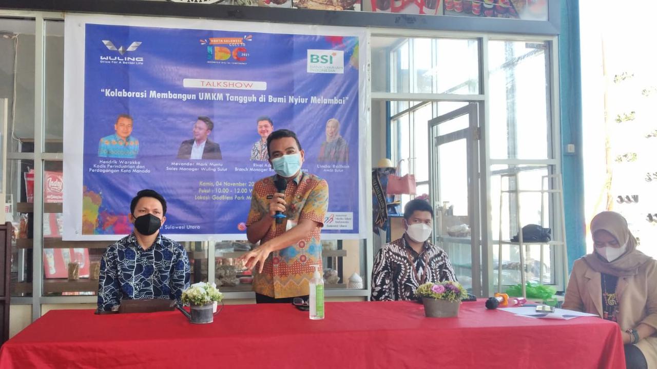 Kegiatan ini digelar oleh AMSI Sulut dengan menghadirkan Sales Manager Wuling Sulut Mevander Mark Muntu, dan Branch Manager BSI Manado Mantos Rivai Adhi sebagai narasumber.