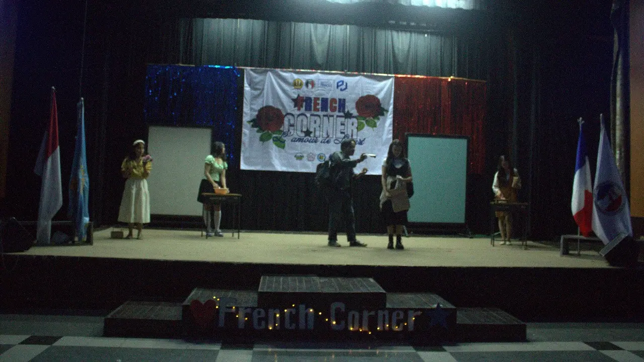 Cabaret les Enfants dalam French Corner 2024