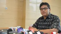 Plt Sekjen PDIP Hasto Kristiyanto menggelar konferensi pers terkait Abraham Samad di Jakarta, Kamis (22/1/2015). (Liputan6.com/Herman Zakharia)