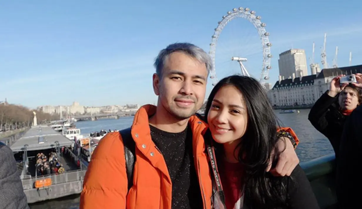 Meski tidak ada gaya khusus model rambutnya, Raffi Ahmad mengaku mengecat rambut belum lama ini lantaran tuntutan dalam film terbaru dan iseng saat sedang liburan. (Instagram/raffinagita1717)