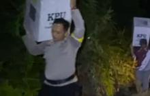 Potret Polisi Distribusi Logistik Pemilu, Gara-Gara Jalan Rusak Waktu Tempuh jadi 2 Jam Biasanya Cuma 45 Menit
