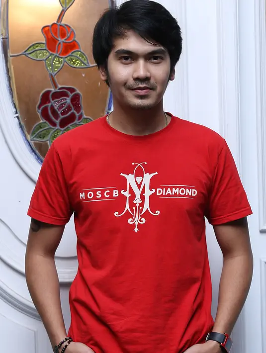 Taufik Saini saat ditemui di lokasi syuting film 'Warisan Olga'. (Galih W. Satria/Bintang.com)