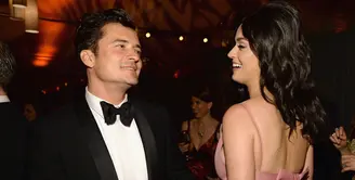 Katy Perry dan Orlando Bloom terlihat liburan bareng usai hampir satu tahun putus. (Vanity Fair)