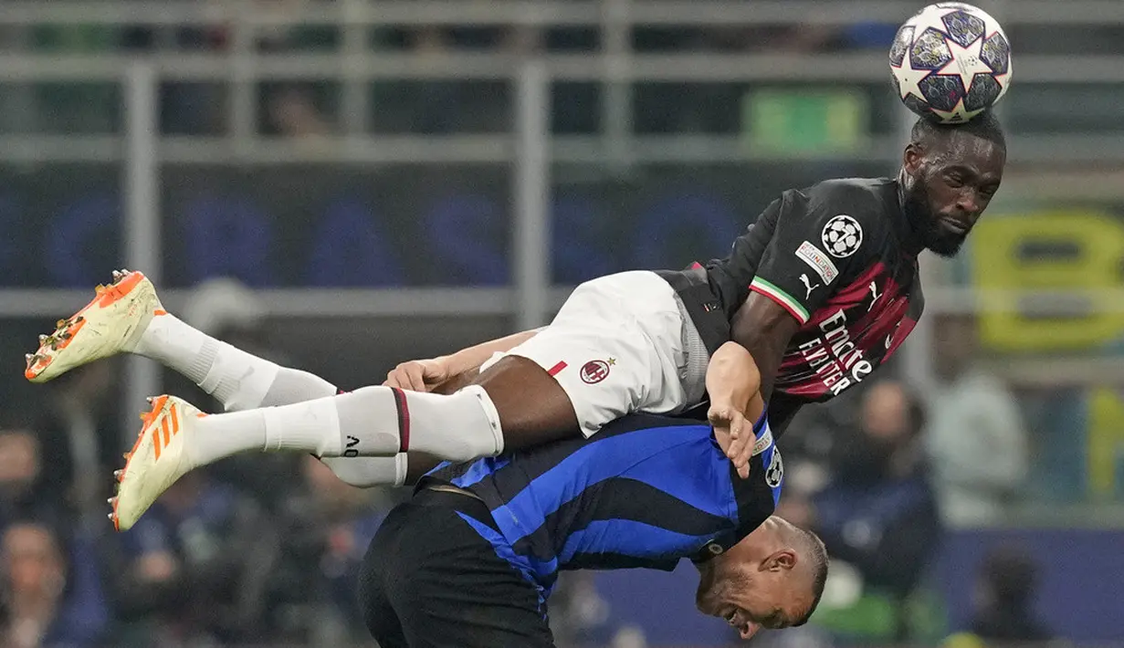 <p>Inter Milan kembali mengalahkan AC Milan pada leg kedua semifinal Liga Champions 2022/2023. I Nerazzurri menang 1-0. (AP Photo/Antonio Calanni)</p>