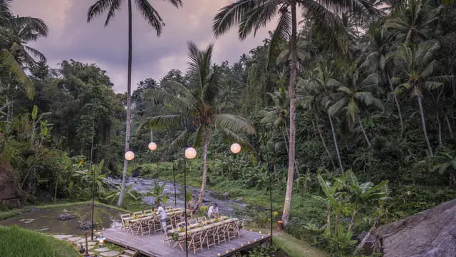 Merayakan Liburan Bernuansa Keberlanjutan di Four Seasons Resort Bali, Dari Pohon Natal Bambu hingga Program Konservasi Lebah