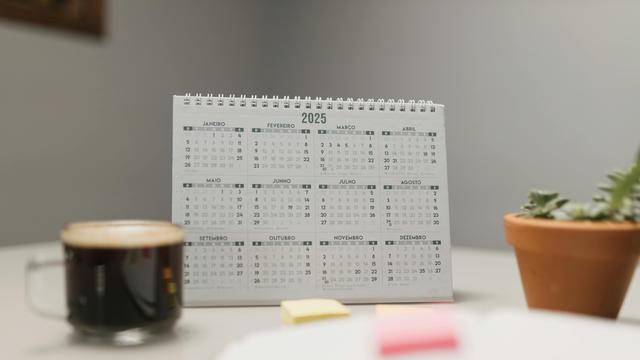 Ilustrasi Kalender 2025.