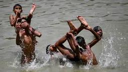 Pihak berwenang India memperingatkan akan munculnya potensi kekurangan air di tengah-tengah gelombang panas yang sedang berlangsung. (Arun SANKAR/AFP)
