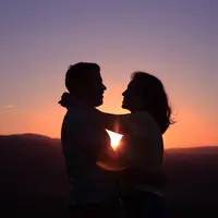 ilustrasi pasangan cinta/Photo by Oziel Gómez on Unsplash