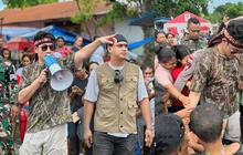 Denny Sumargo Serahkan Bantuan Rp 1,7 Miliar untuk Korban Gunung Lewotobi di NTT