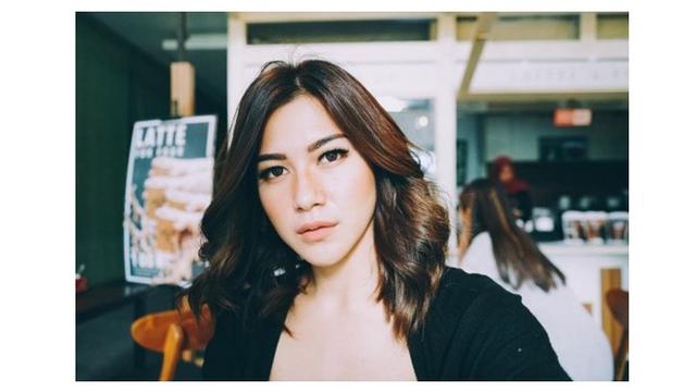 Potret Dita Fakhrana, Presenter Cantik yang Mirip Olla Ramlan