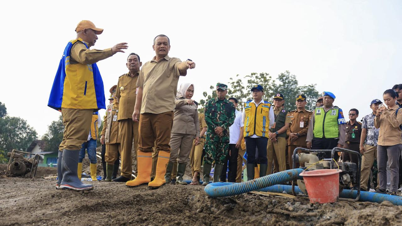 Progres Perbaikan Ruas Jalan Semarang - Godong yang Terputus Akibat Banjir Ditargetkan H-7 Bisa Dilalui Arus Mudik