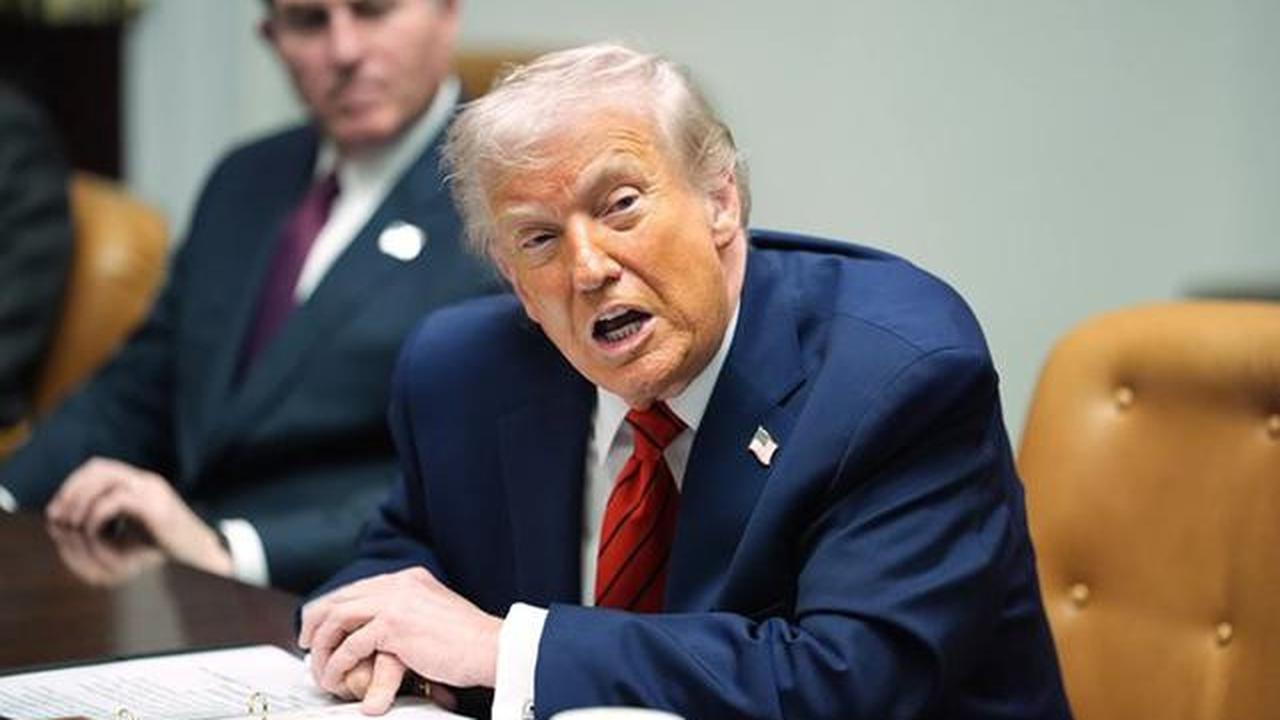 Donald Trump Mengumumkan Tarif Global Baru 10% Usai Kalah dari MA