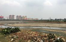 Kondisi Waduk Ria Rio yang kering kerontang akibat kemarau panjang