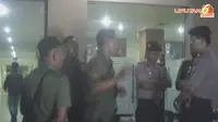 [VIDEO] Bubarkan Demo, Anggota TNI Dipukuli Massa Buruh