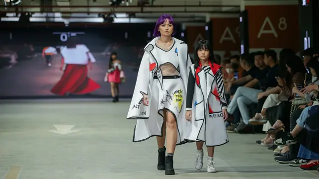 Joanna Alexandra tampil memukau di runway JF3 Fashion Festival 2023, di Summarecon Mall Serpong (SMS), Selasa (18/7/2023) malam.