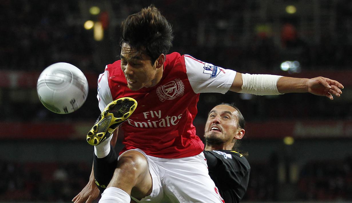 Park Chu Young. Striker Korea Selatan berusia 36 tahun yang kini membela Ulsan Hyundai di K-League 1 sejak Januari 2022 ini pernah memperkuat Arsenal selama 3 musim mulai 2011/2012 hingga 2013/2014 usai didatangkan dari AS Monaco dengan nilai transfer 6,5 juta euro. Selama 3 musim tersebut ia hanya bermain dalam 7 laga di semua ajang dengan torehan 1 gol dan semopat dipinjamkan ke Celta Vigo dan Watford. (AFP/Ian Kington)