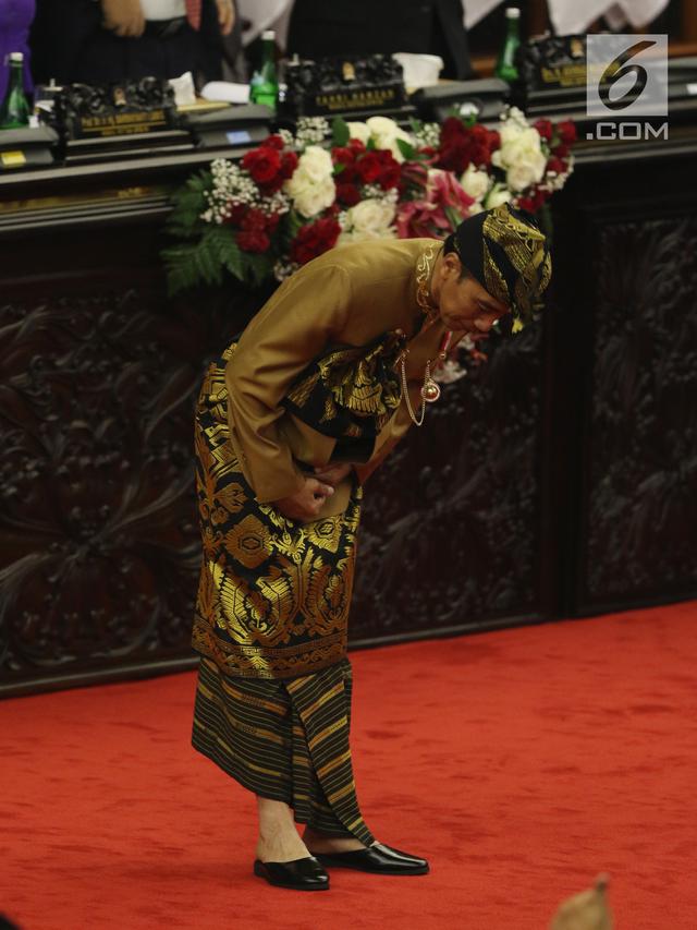 Jokowi Berbaju Sasak
