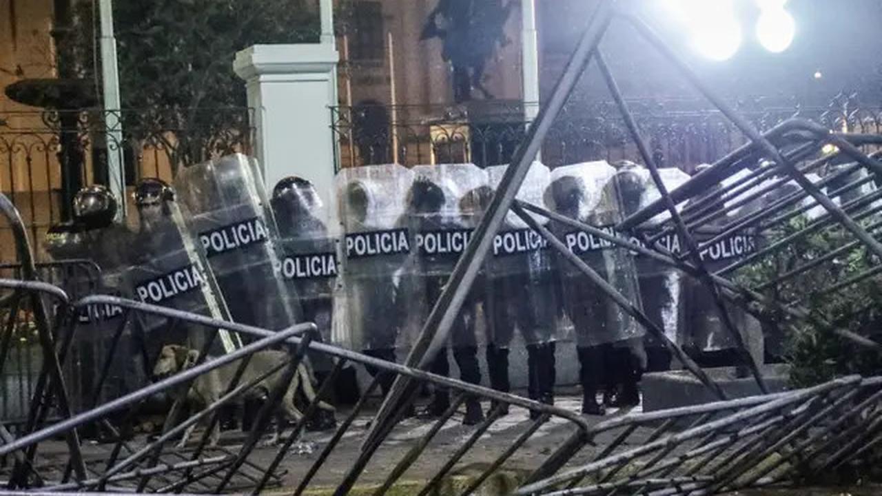 Demo Gen Z Tewaskan 1 Orang dan Lukai 100 Lainnya, Presiden Peru Tolak Mundur