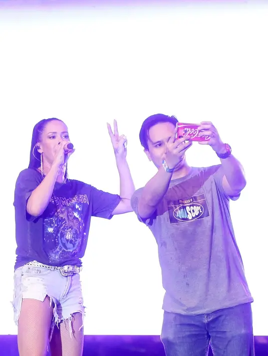 Grup Musik Aqua tampil di The 90's Festival 2019. (Bambang E Ros/Fimela.com)