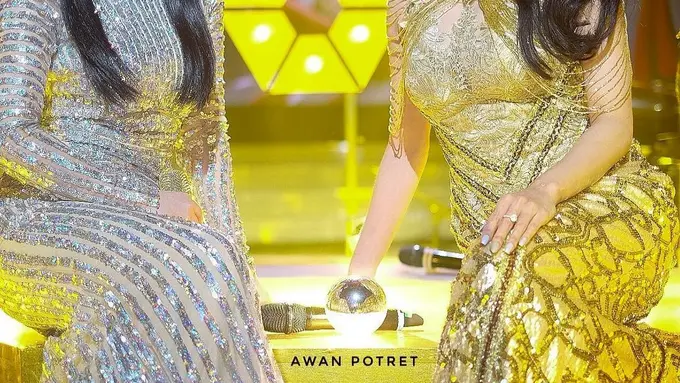 [Bintang] Serupa Tapi Tak Sama: Cantiknya Glamor, Ini Momen Kembar Syahrini dan Dewi Perssik yang Bikin Pangling