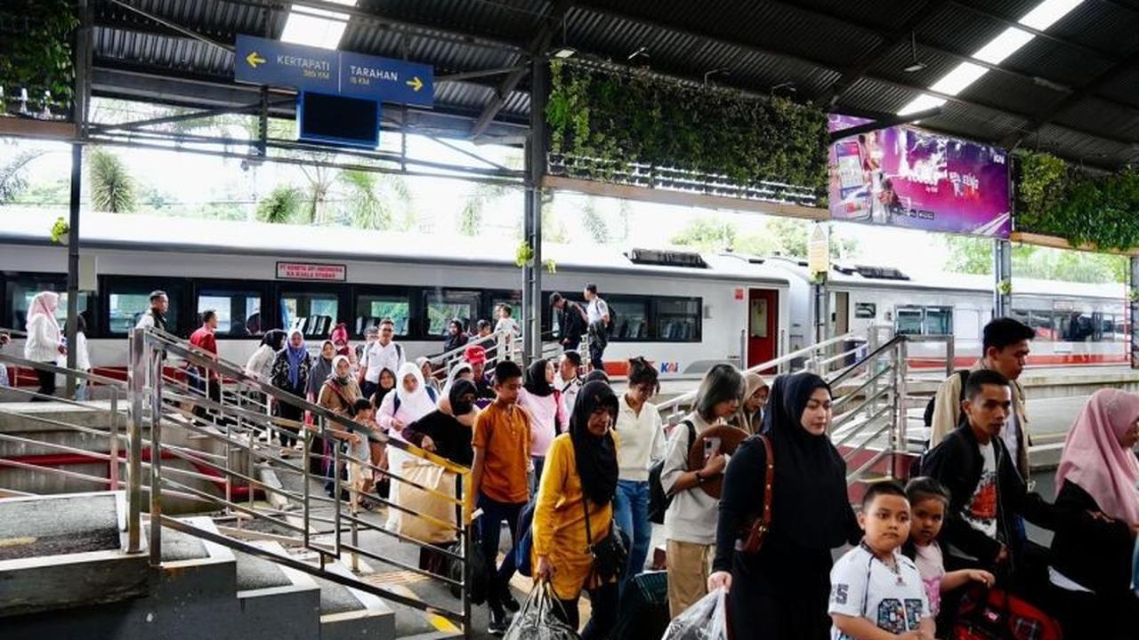 Penjualan Tiket KAI Tanjungkarang Tembus Hampir 10 Ribu Selama Libur Isra Mikraj