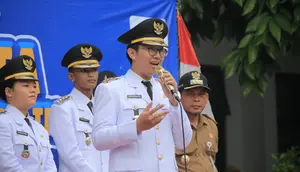 Sejumlah pelajar SMP dan SMA yang terpilih dalam seleksi ketat menjadi Wali Kota Tangerang Sehari berganti-gantian menyampaikan arahan. Hal ini disampaikan saat apel dalam rangka memperingati Hari Kebangkitan Nasional (Harkitnas) 2024. (Foto: Istimewa)