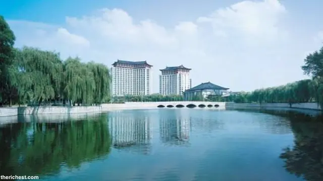 shangri-la-hotel-130828b.jpg