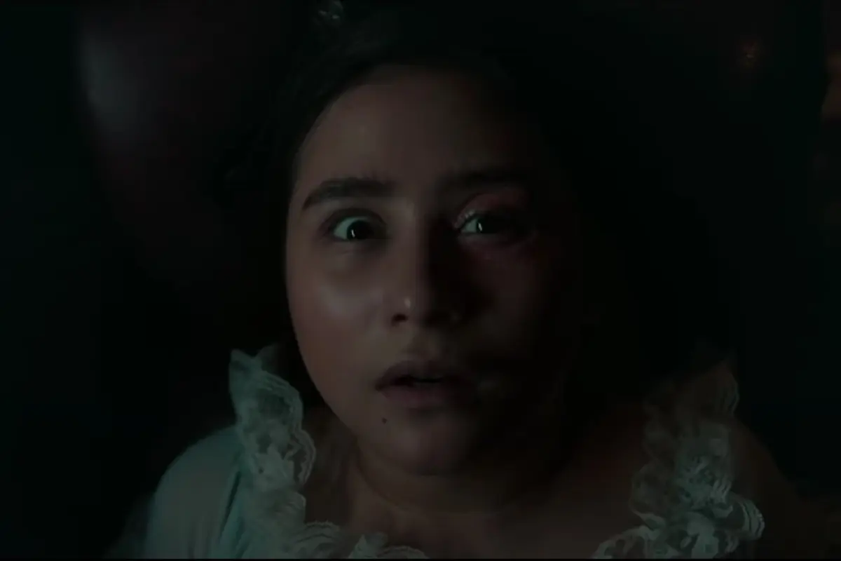 Prilly Latuconsina di salah satu adegan film Danur 3: Sunyaruri. (MD Pictures)