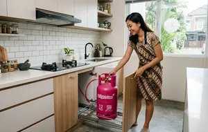 8 Model Dapur dengan Rak Gas Tarik Minimalis, Modern dan Estetik