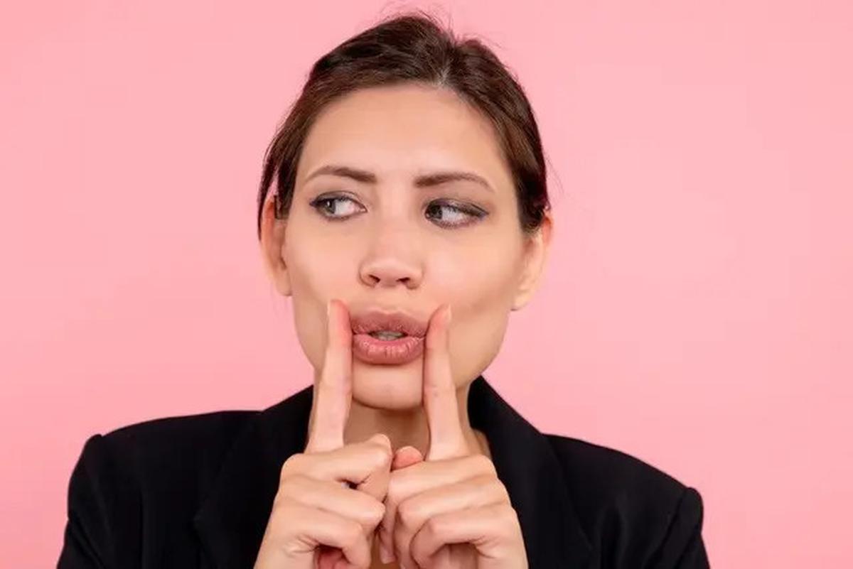 Cara Mencerahkan Bibir Gelap dengan Timun, Solusi Alami yang Efektif
