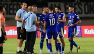 Prediksi Madura United vs Persib Bandung: Tantangan Pangeran Biru di Pulau Garam