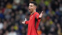 Pemain Portugal, Cristiano Ronaldo, tampak kecewa saat laga melawan Slovenia pada laga persahabatan di Stadion Stozice, Ljubljana, Rabu (27/3/2024). (AP Photo/Darko Bandic)