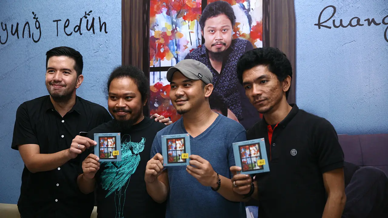 [Bintang] Pujian Dua Solois untuk Album Baru Payung Teduh, Ruang Tunggu