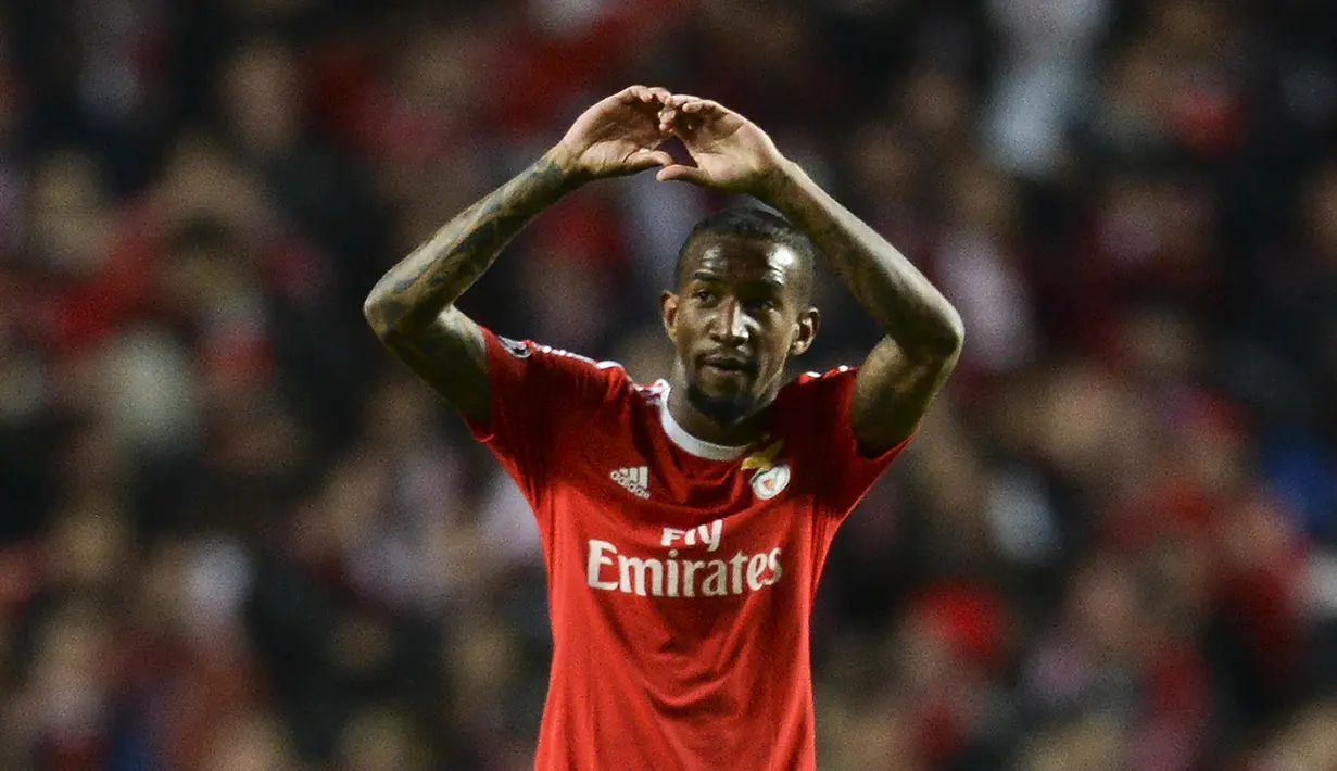 6. Anderson Talisca (Benfica) - Tidak mendapatkan tempat utama, membuat Liverpool tertarik mendatangkan striker muda ini. Philippe Coutinho dan Roberto Firmino akan jadi mentor yang baik karena sama-sama berasal dari Brasil. (AFP/Patricia De Melo)
