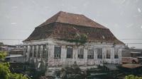 Sebuah bangunan gedung tua di kawasan Darmo Surabaya berusia ratusan tahun. Foto (istimewa)