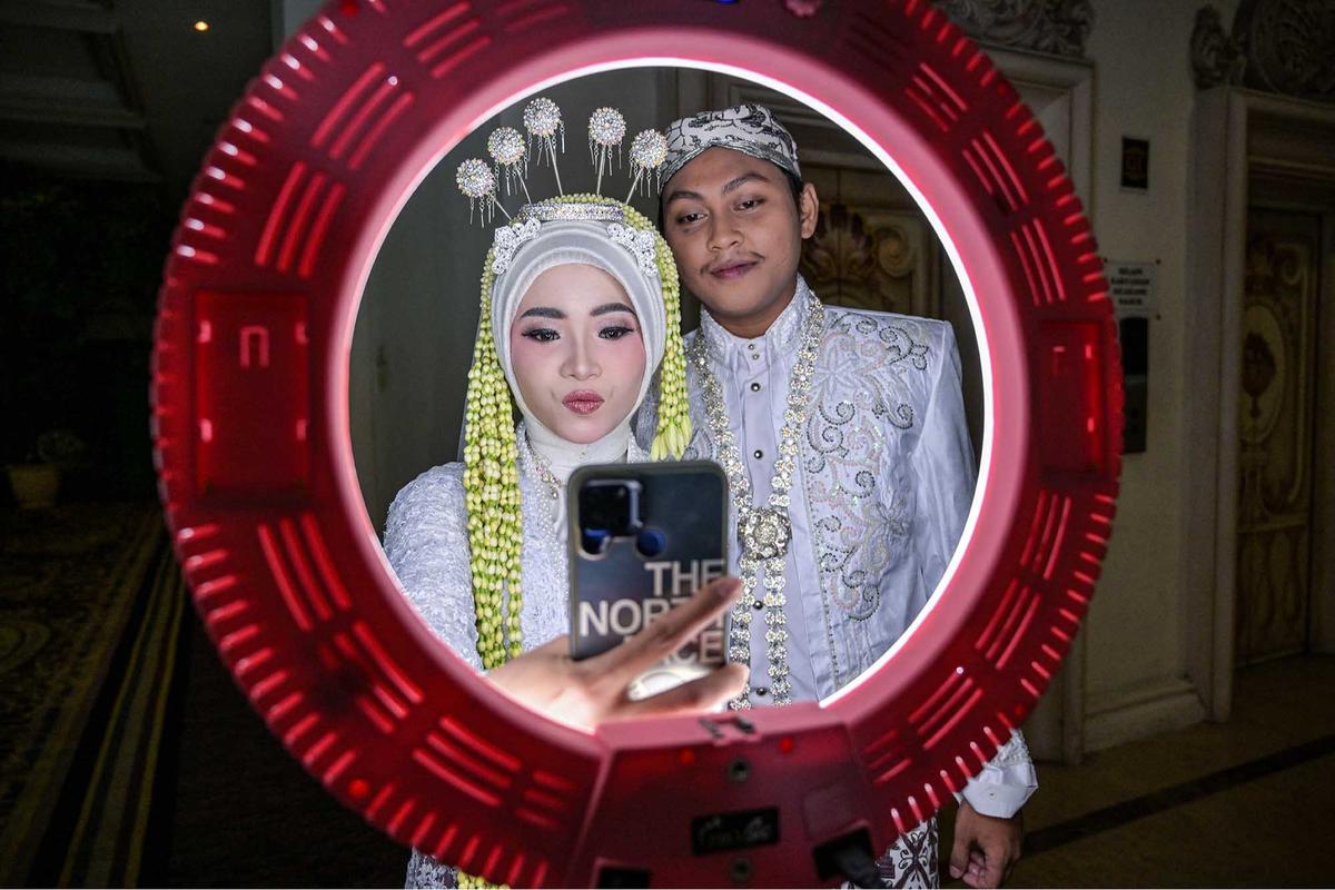 FOTO: 285 Pasangan Ikuti Isbat Nikah Massal di Surabaya