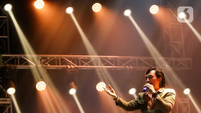 KLa Project Bangkitkan Kenangan 90-an di Konser Perayaan 36 Tahun Berkarya