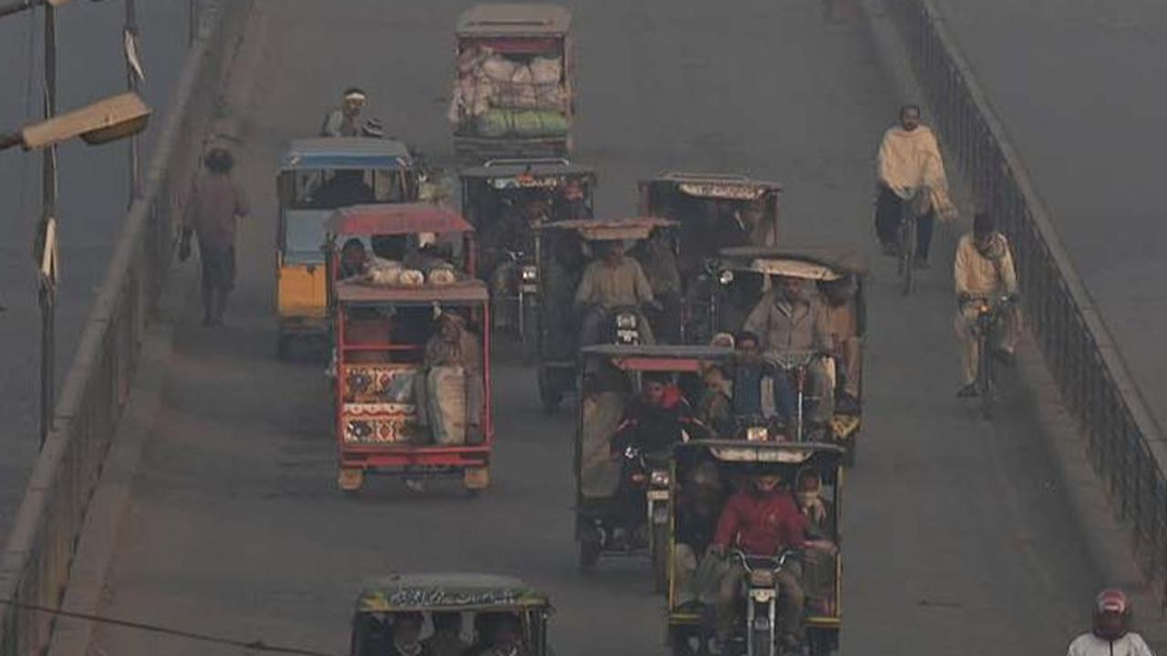 FOTO: Penampakan Kabut Asap Sangat Tidak Sehat 'Cekik' Kota Lahore Pakistan