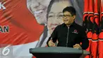 Sekjen PDIP Hasto Kristiyanto saat membuka acara Pelatihan Manajer Tim Kampanye Pilkada Serentak di kantor PDIP, Jakarta, Selasa (5/4). PDIP gelar pelatihan manajer tim kampanye untuk menghadapai Pilkada serentak mendatang. (Liputan6.com/Yoppy Renato)