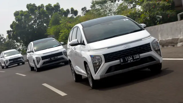 Hyundai Stargazer Test Drive