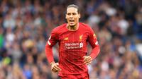 1. Virgil van Dijk (Liverpool) - Pemain asal Belanda ini menjadi bek tengah terbaik yang dimiliki Liverpool saat ini. Virgil van Dijk mampu menjadi tembok pertahanan yang kokoh skuat Liverpool dan sulit ditembus pemain lawan. (AFP/Olly Greedwood)