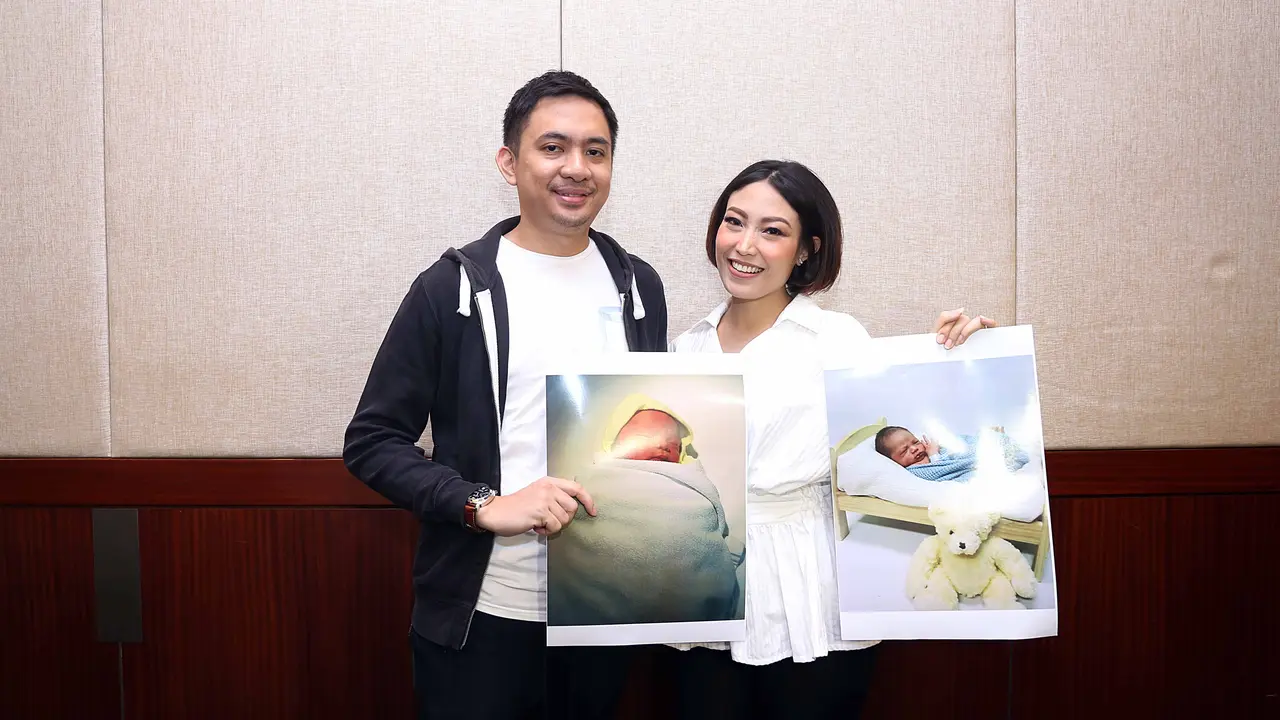 [Bintang] Ayu Dewi dan Regi Datau