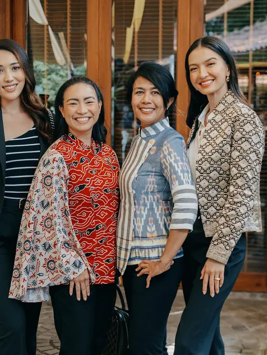 Mana penampilan yang jadi favoritmu dari momen ini, Sahabat FIMELA? [Foto: Instagram/ralineshah]