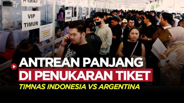 Berita video suasana antrean panjang mengular yang terjadi di penukaran tiket pertandingan Timnas Indonesia vs Argentina, di Wisma Serbaguna Senayan, Sabtu (17/6/2023) WIB.