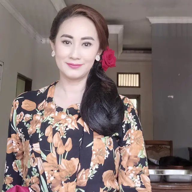 6 Transformasi Lilis Suganda, Artis Kolosal Gentabuana yang Awet Muda