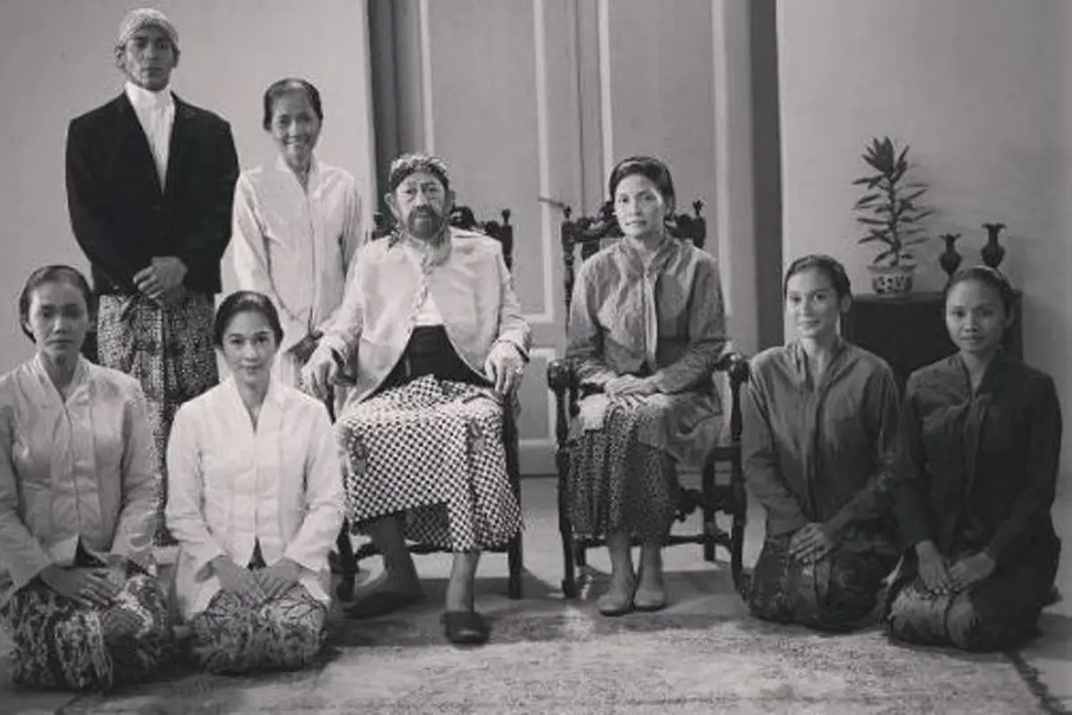 Jadi Kartini, Dian Sastrowardoyo Cantik dan Anggun Berkebaya