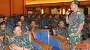 Citizen6, Surabaya: Sedikitnya 300 Pamen dijajaran Kobangdikal mengikuti kuliah penyegaran Biltus Militer dalam Opersi Gabungan dan Operasi Amfibi di gedung Mulyadi, Kesatrian Bumimoro Kobangdikal, Rabu, (30/5). (Pengirim: Penkobangdikal)