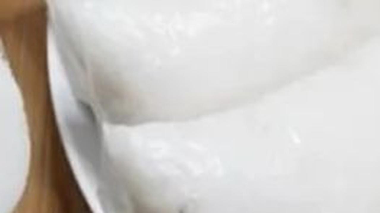 <b>Masukkan dan Masak Lontong di Rice Cooker</b><br>